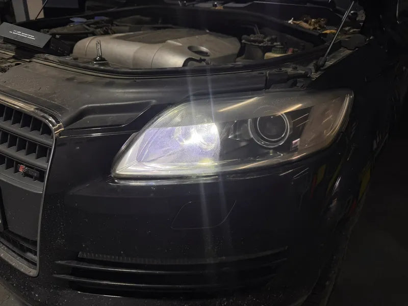 Фар на Audi Q7 с монтирана LED крушка