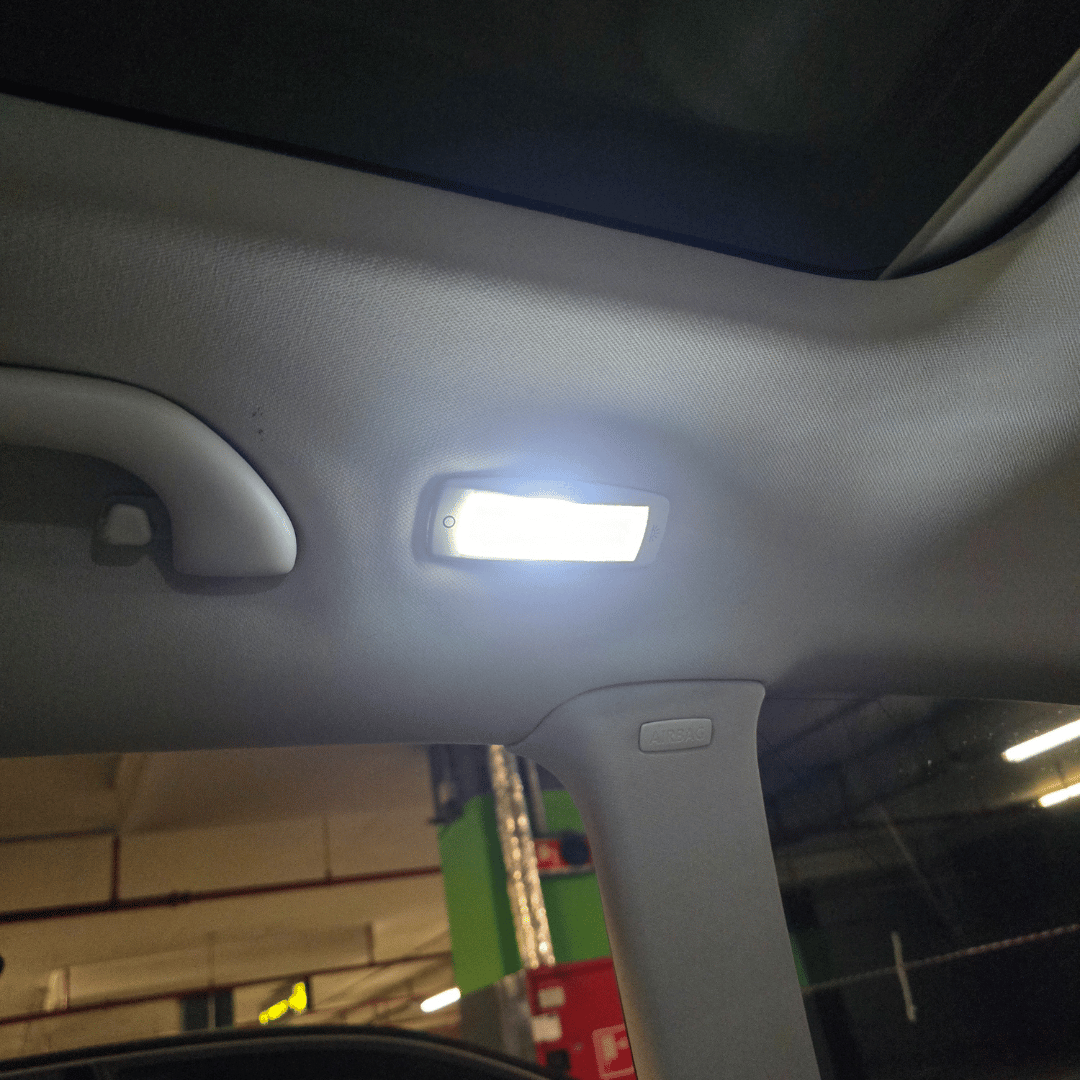 LED плафон Garage46 с ярка бяла светлина за интериорно осветление на автомобил
